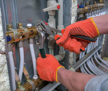 pipefitter installing system of heating